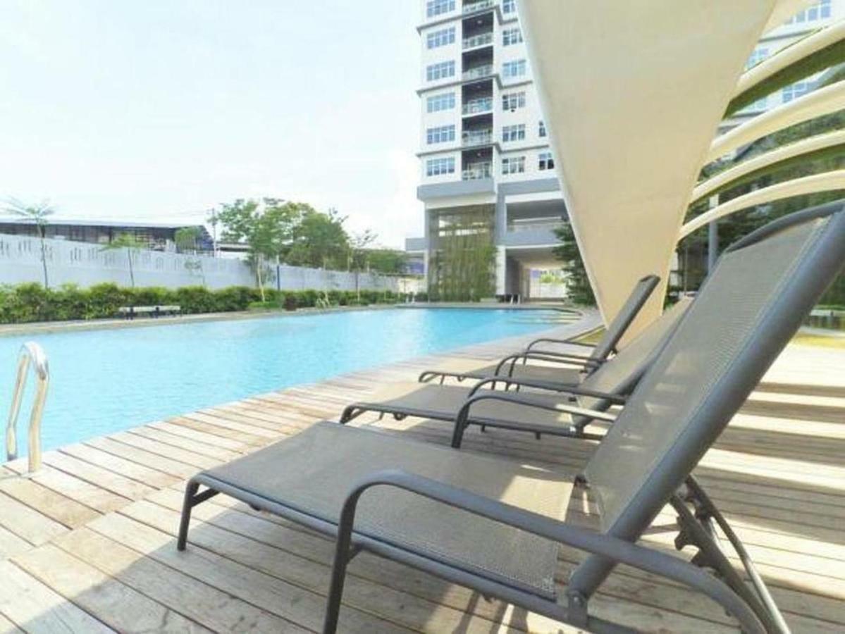 Puchong Skypod Residence, 1-5 Pax Cozy Unit, Walking Distance To Ioi Mall, 10Min Drive To Sunway Esterno foto